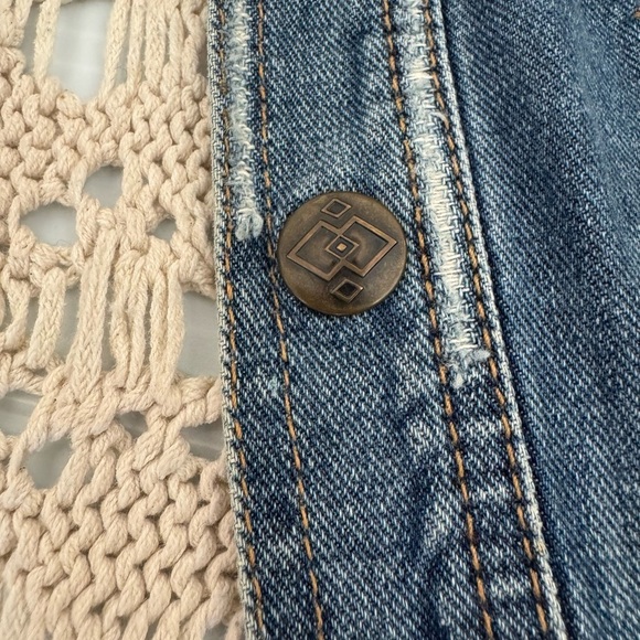 Free People crochet jeans Vest Jacket distressed Macrame Cargo Moody Blue Combo - Picture 8 of 11